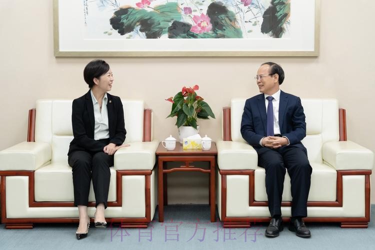 加强交流 林晓华会见＂新华青年足球大使＂代表团